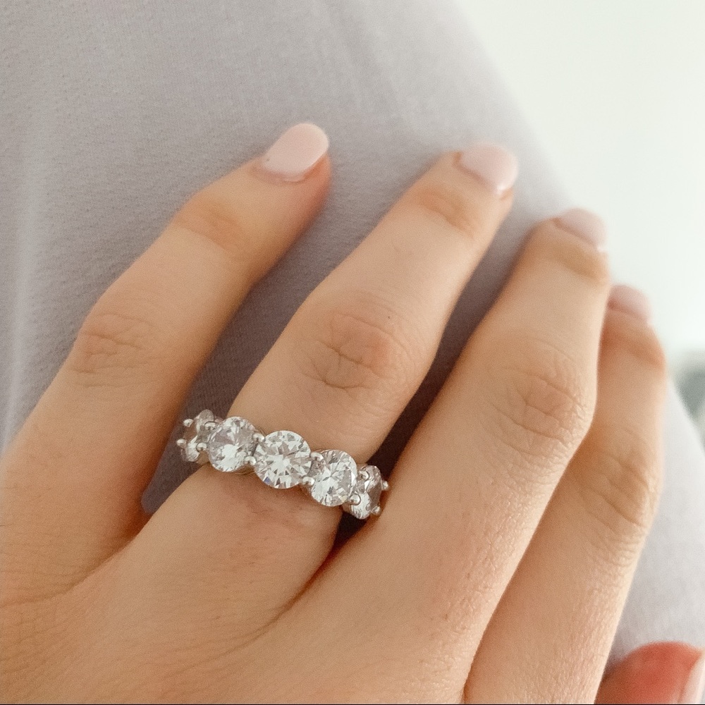 💎Round Diamond Wedding Band 925 Sterling 70 points each diamond CZ travel ring